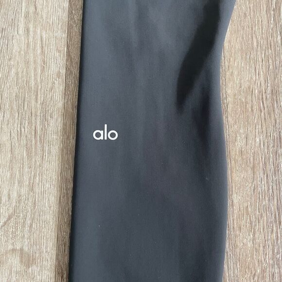 ALO Yoga Women's 7/8 High-Waist Ripped Warrior Legging Grey - Size: Small - Picture 7 of 8